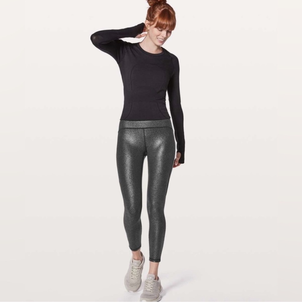 Lululemon train times 26" foil size 6